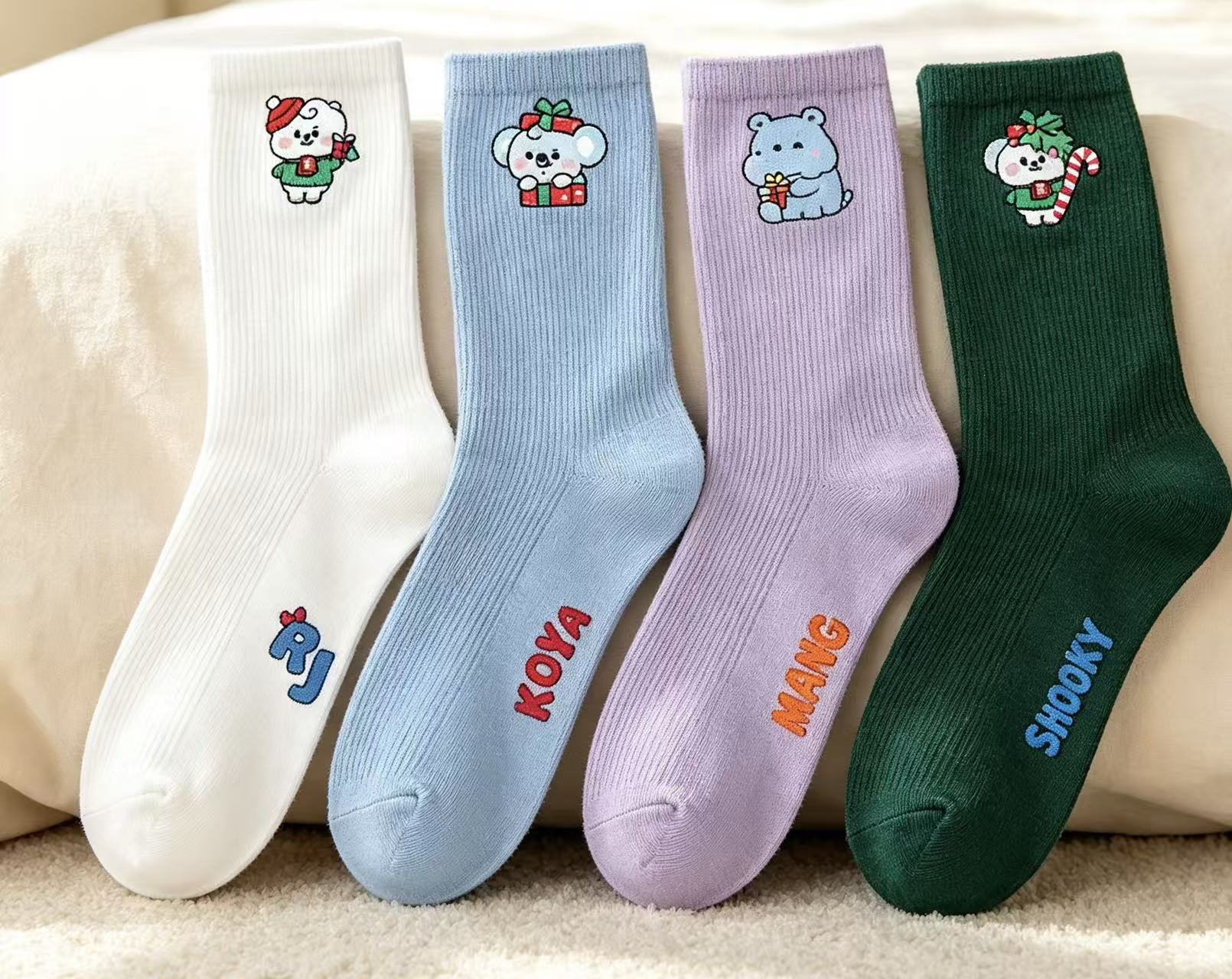 Winter Clothing Line - Meias BT21 Série Natalina em Cores
